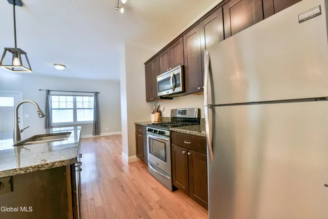 $349,900 | 10 Linden Lane, Milton, NY 12020