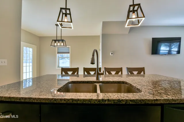 $349,900 | 10 Linden Lane, Milton, NY 12020