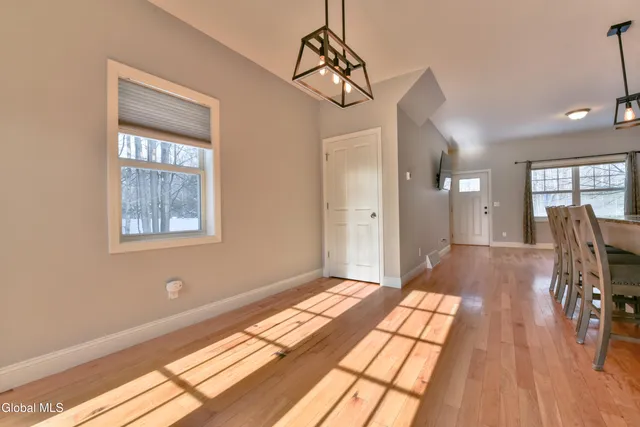 $349,900 | 10 Linden Lane, Milton, NY 12020