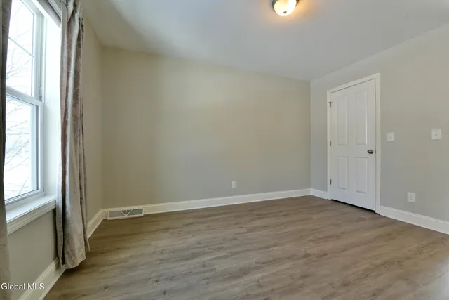 $349,900 | 10 Linden Lane, Milton, NY 12020