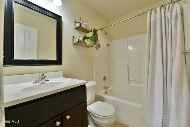 $349,900 | 10 Linden Lane, Milton, NY 12020