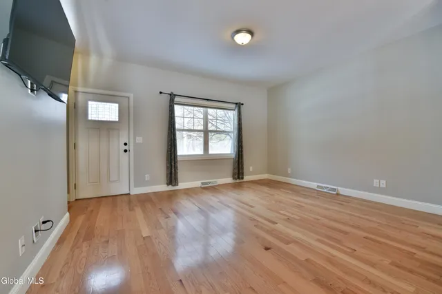 $349,900 | 10 Linden Lane, Milton, NY 12020