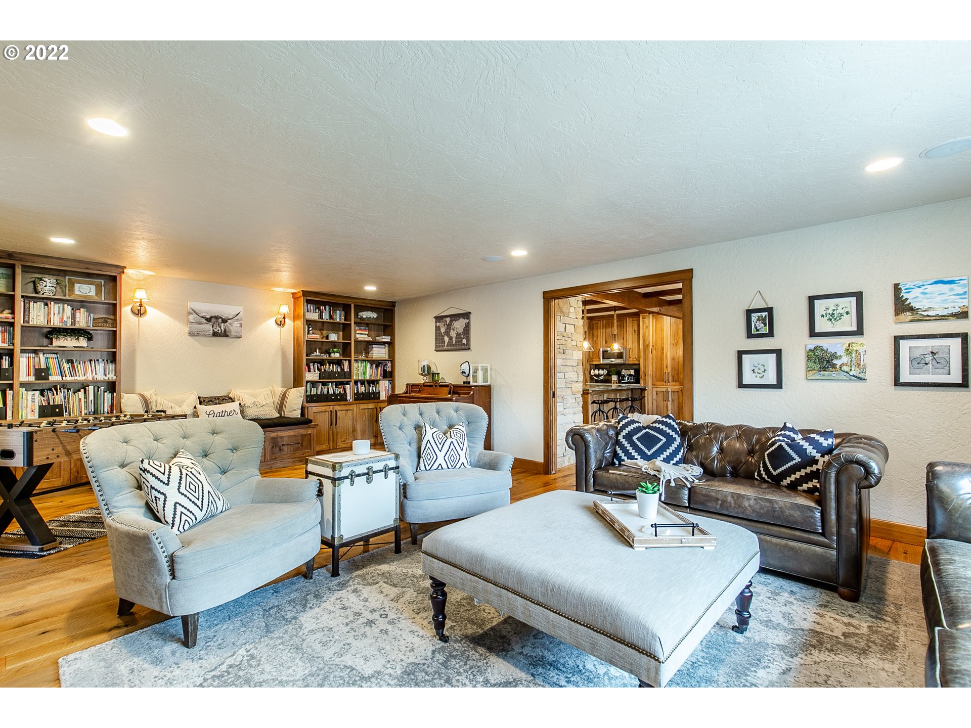 2115 Bedford Way Eugene, OR 97401 - Photo 14 of 32 a living room with furniture and a couch