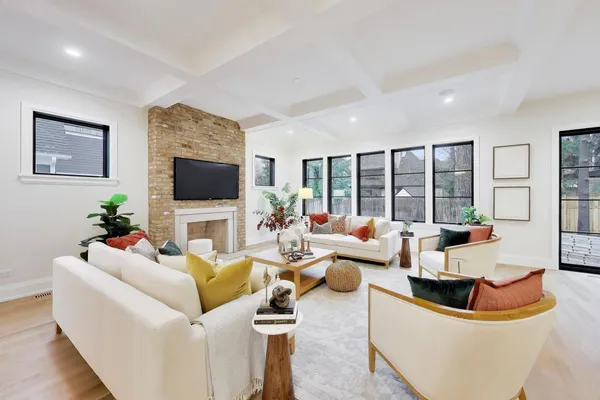 $2,599,000 | 2938 Indianwood Road, Wilmette, IL 60091