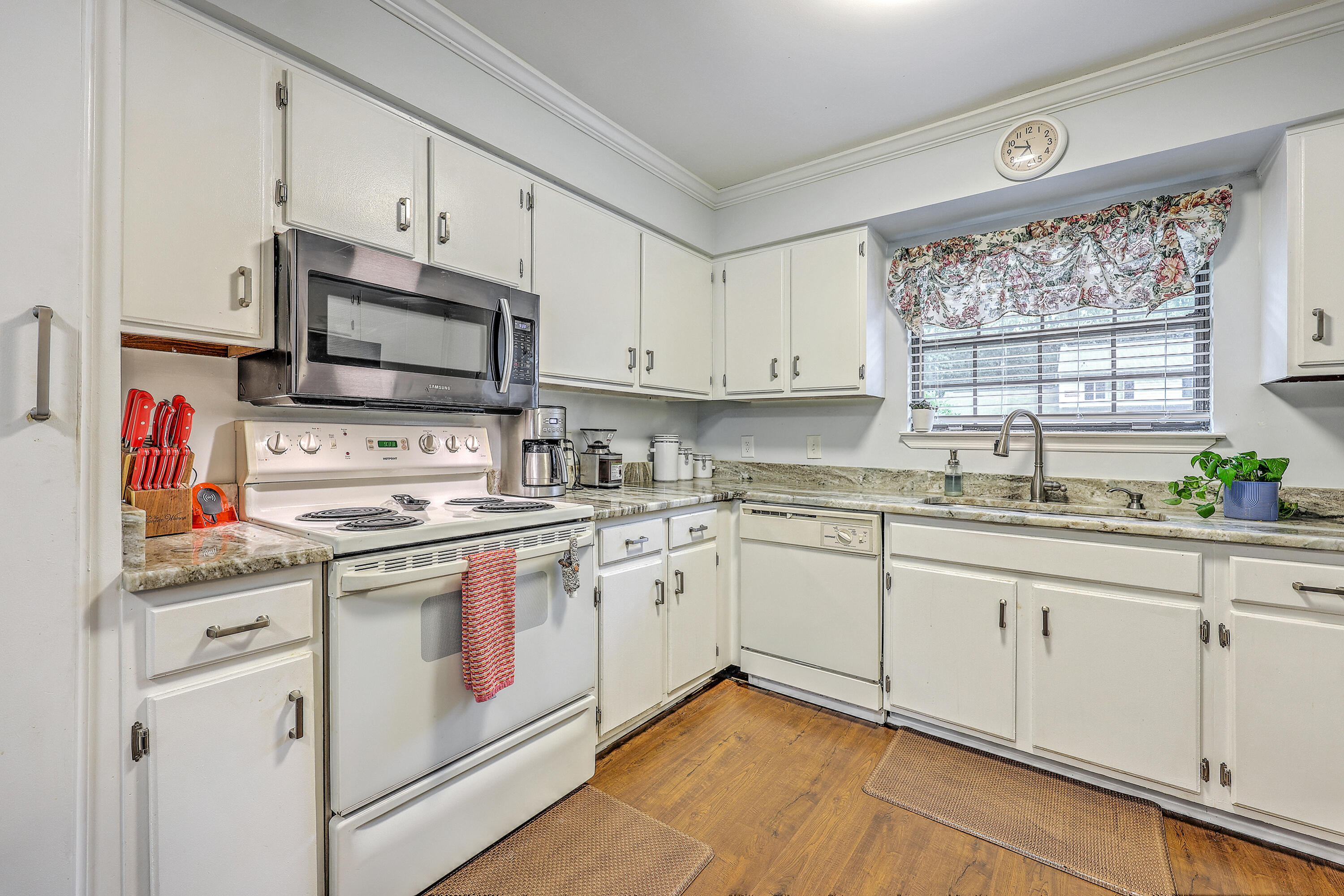 2362 Parsonage Road, Unit 14D Charleston, SC 29414 - Photo 5 of 30 ZYN_2359_60_61_62_63_64_65