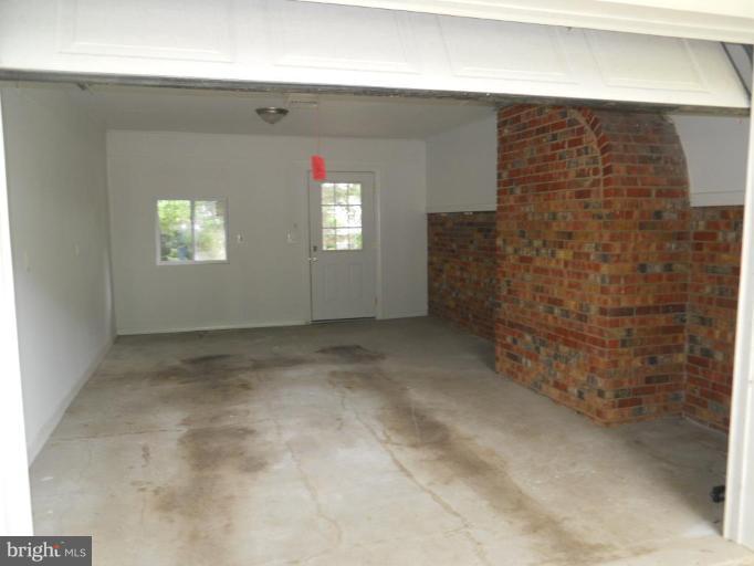 1927 Hull Road Vienna, VA 22182 - Photo 14 of 22 Garage 1