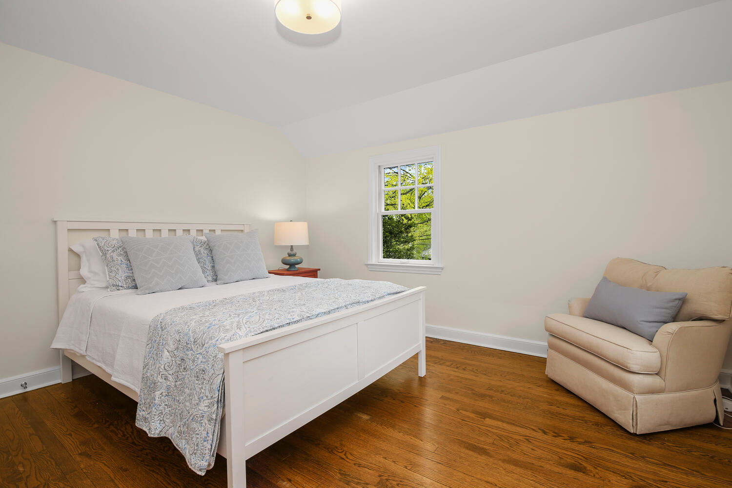 3 Dickinson Road Darien, CT 06820 - Photo 22 of 30 a bed room with a bed and a couch