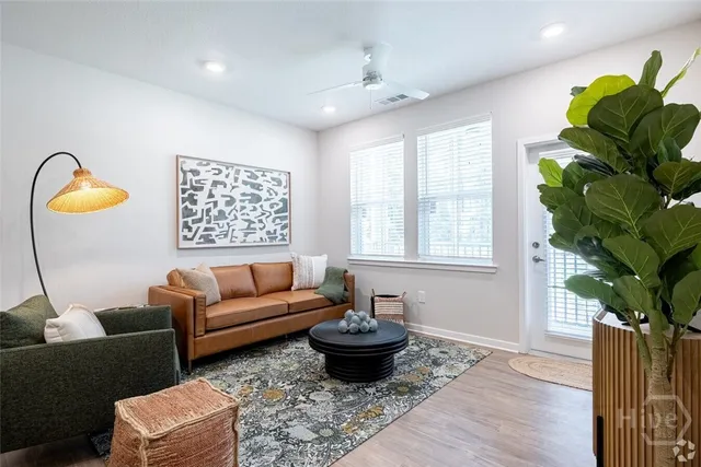 $1,650 | 5670 Ogeechee Road, Unit OAK, Savannah, GA 31405