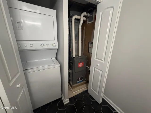 $299,900 | 27 Woodside Drive, Albany, NY 12208