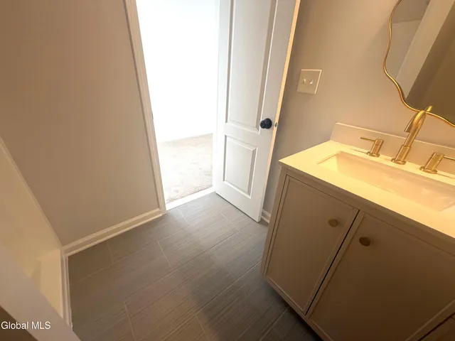 $299,900 | 27 Woodside Drive, Albany, NY 12208