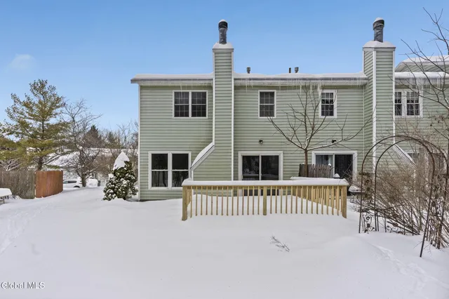 $299,900 | 27 Woodside Drive, Albany, NY 12208