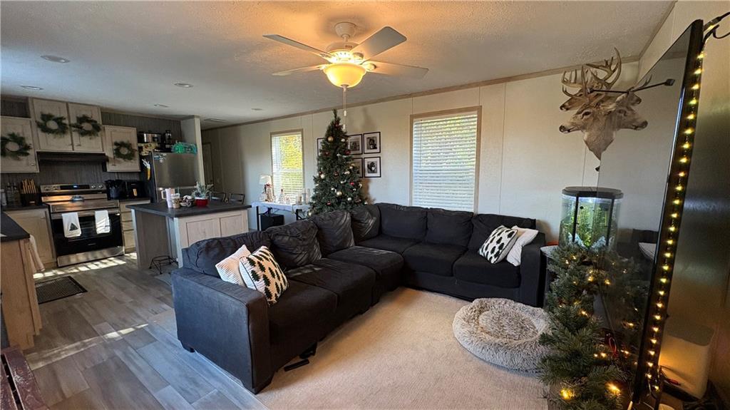 221 Reston Road Imperial, PA 15126 - Photo 4 of 20