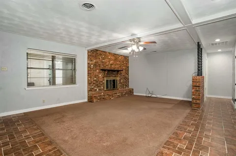 $289,999 | 405 Harriett Street, Arlington, TX 76010