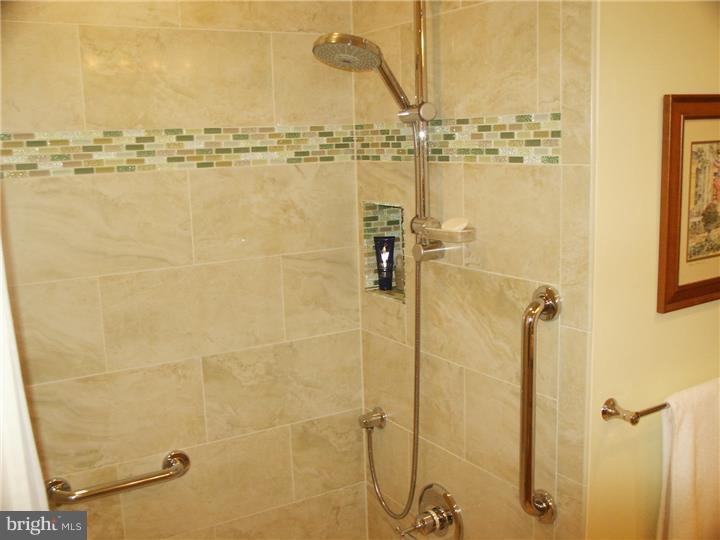 101 Roxboro Road Lawrence Township, NJ 08648 - Photo 10 of 21
