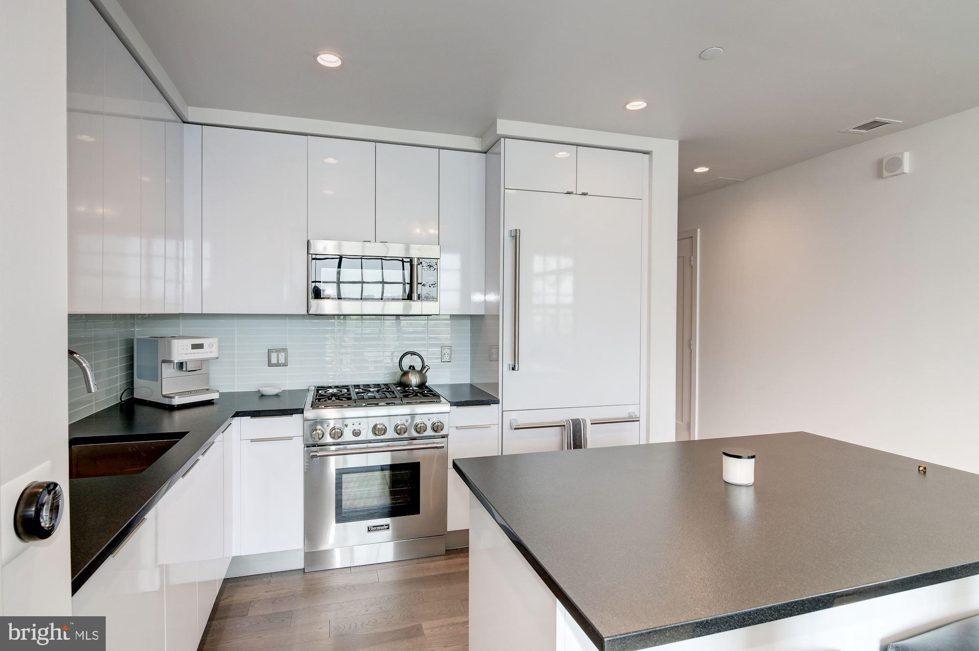 45 Sutton Square Southwest, Unit 1002 Washington, DC 20024 - Photo 8 of 29