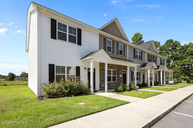 $213,500 | 5 Jaydn Drive West, Jacksonville, NC 28546