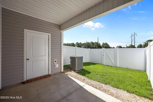 $213,500 | 5 Jaydn Drive West, Jacksonville, NC 28546