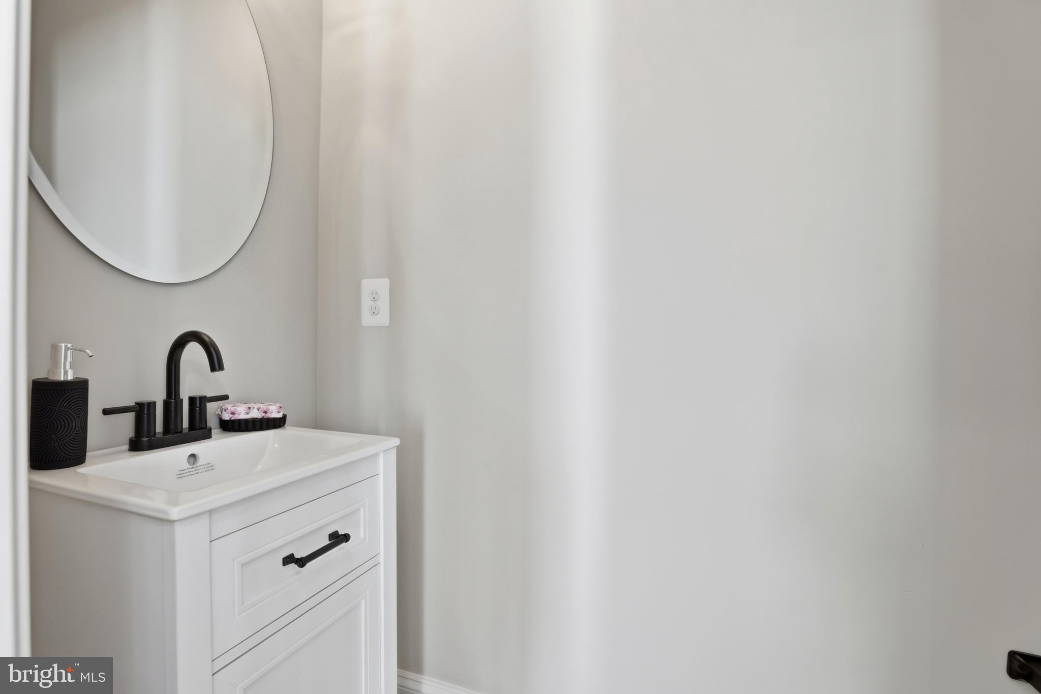 910 Westminster Street Northwest Washington, DC 20001 - Photo 20 of 66