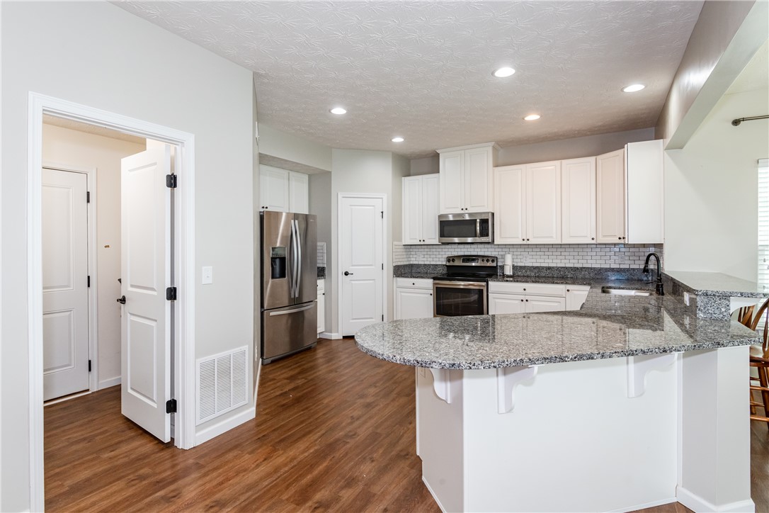 2838 Ridge View Court Xenia, OH 45385 - Photo 13 of 66