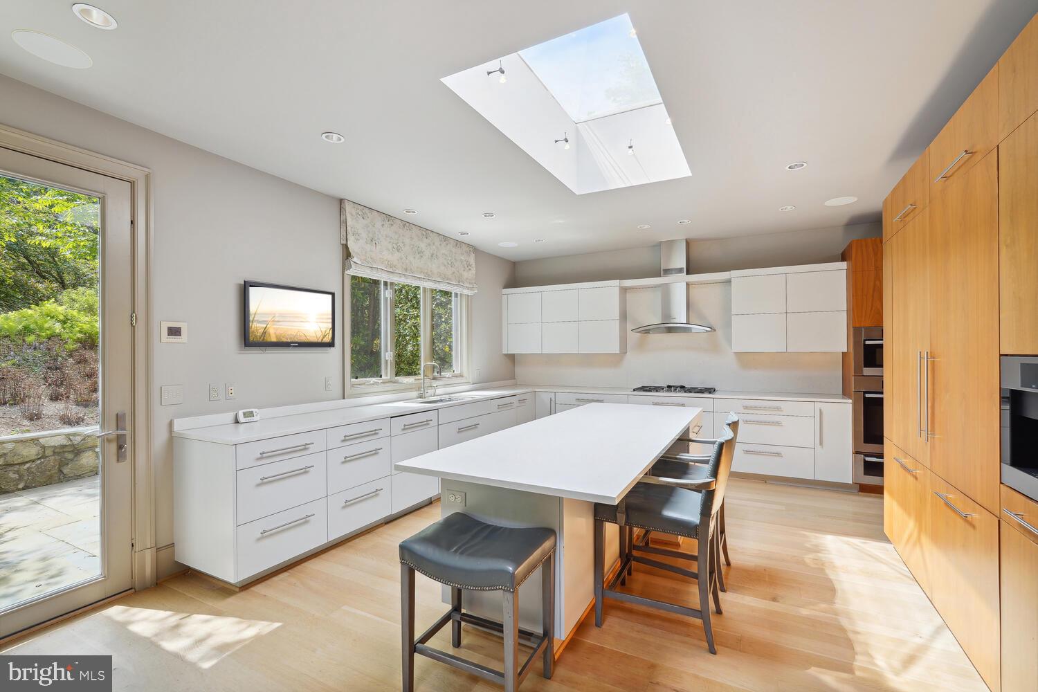 1463 Kirby Road McLean, VA 22101 - Photo 15 of 57 Gallery Image 15