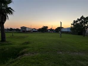 238 16th Street San Leon, TX 77539 - Photo 3 of 5