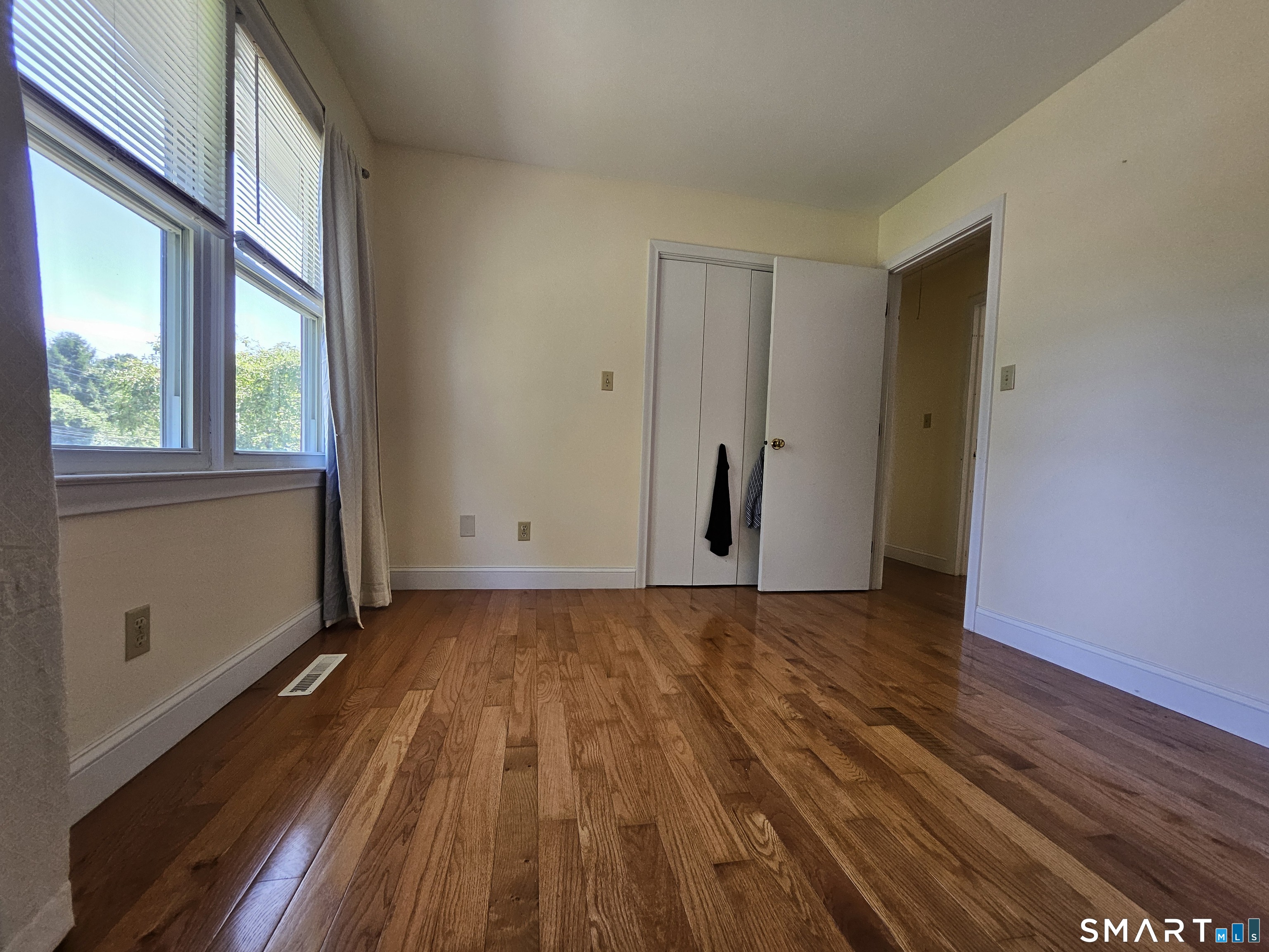 172 Country Hills Road Hamden, CT 06514 - Photo 11 of 15 Gallery Image 11