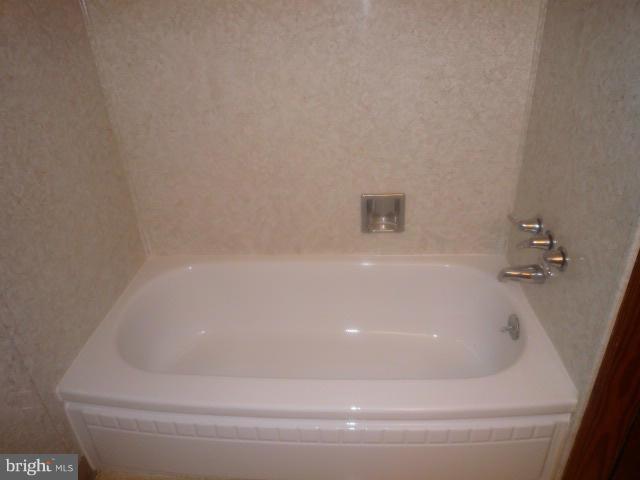 21157 Greenbrier Road Boonsboro, MD 21713 - Photo 12 of 17 Bath (Master)