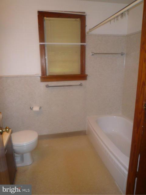 21157 Greenbrier Road Boonsboro, MD 21713 - Photo 10 of 17 Bath (Master)