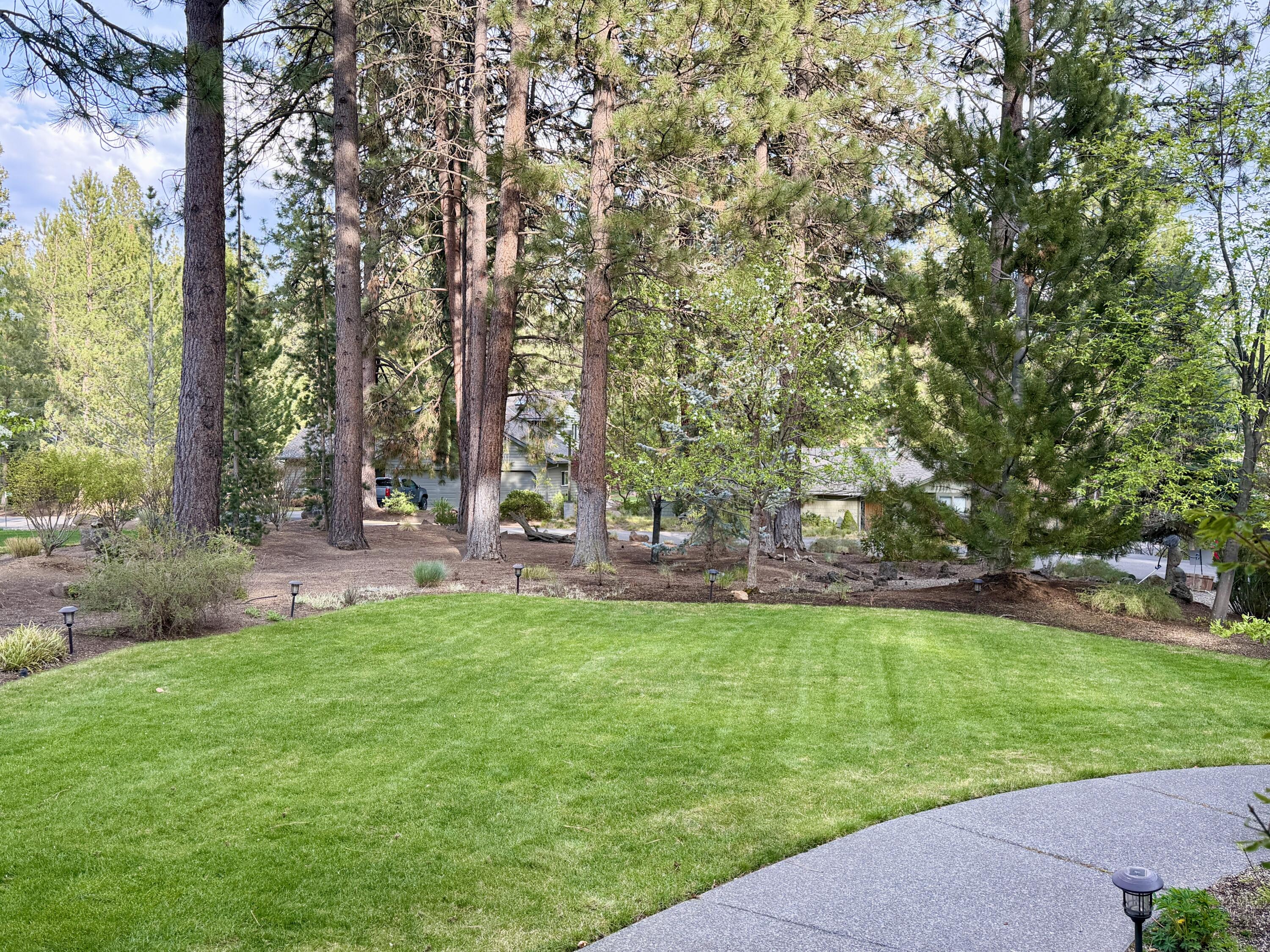 60749 Golf Village Loop Bend, OR 97702 - Photo 11 of 54 IMG_0117