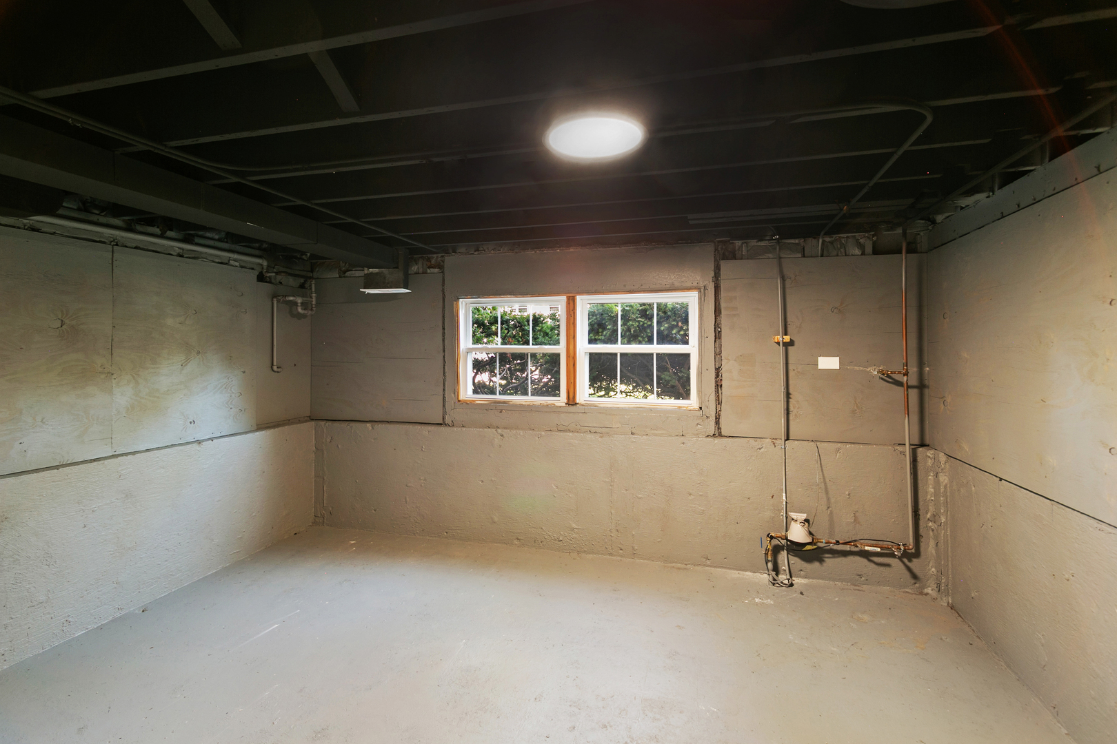 531 Winchester Road Chicago Heights, IL 60411 - Photo 20 of 28 a view of a room with rack on the wall