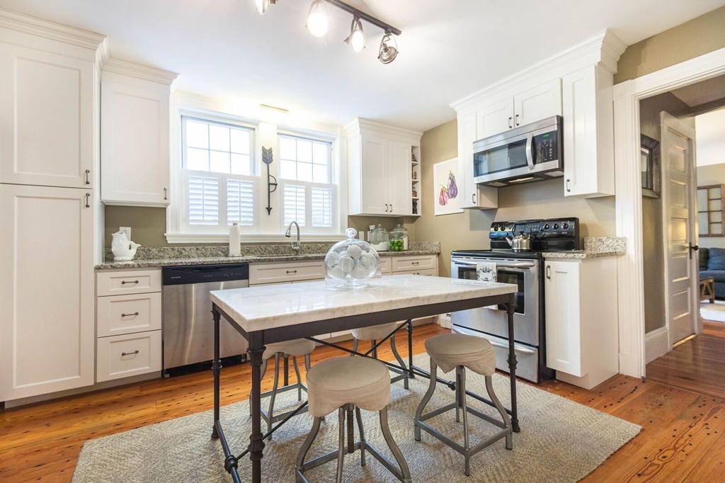 2 Naples Road, Unit 3 Salem, MA 01970 - Photo 2 of 22 Gallery Image 2