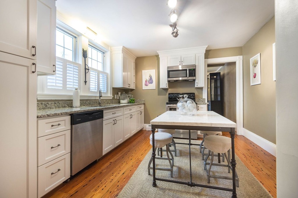 2 Naples Road, Unit 3 Salem, MA 01970 - Photo 5 of 22 Gallery Image 5