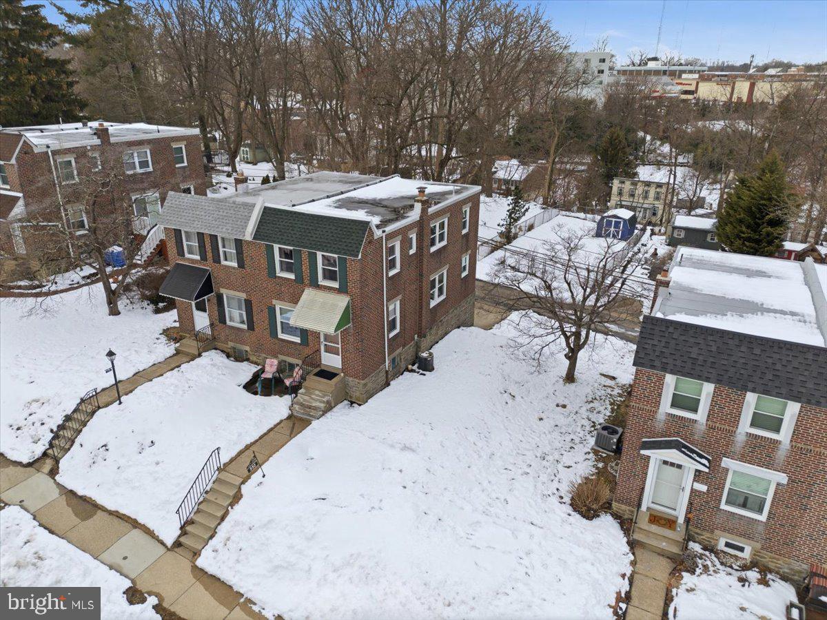 552 Overlook Road Philadelphia, PA 19128 - Photo 5 of 31 Exterior Front & Side Elevated