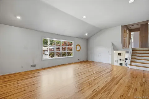 $899,999 | 41 Shepherds Drive, Scarsdale, NY 10583