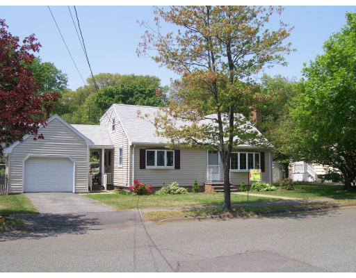 24 Lockwood Road Lynn, MA 01904 - Photo 1 of 7 Gallery Image 1
