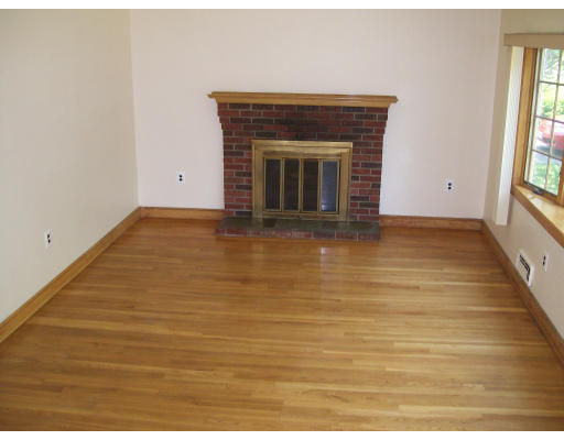 24 Lockwood Road Lynn, MA 01904 - Photo 2 of 7 Gallery Image 2
