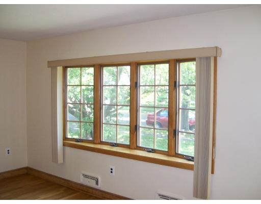 24 Lockwood Road Lynn, MA 01904 - Photo 3 of 7 Gallery Image 3