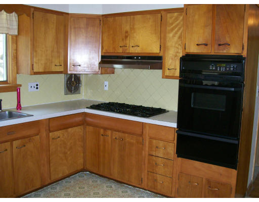 24 Lockwood Road Lynn, MA 01904 - Photo 4 of 7 Gallery Image 4