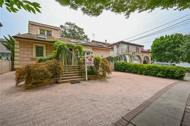 $1,639,000 | 47 Gaylord Drive North | Mill Basin