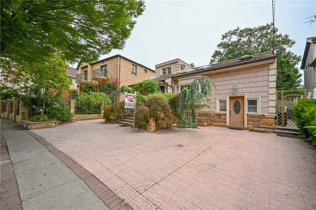 $1,639,000 | 47 Gaylord Drive North | Mill Basin