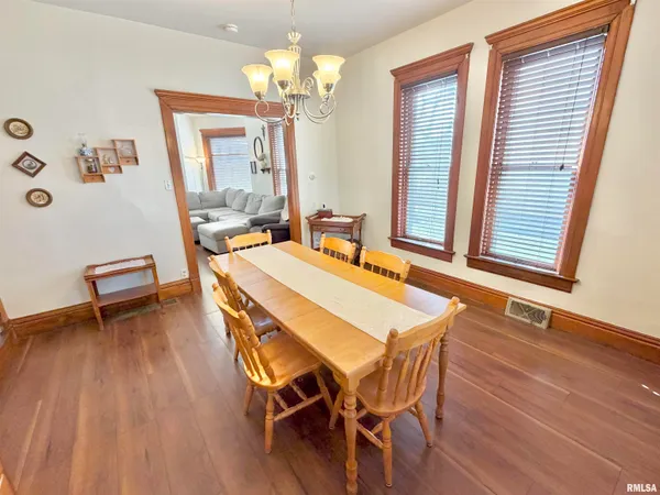 $119,900 | 1416 North Kellogg Street, Galesburg, IL 61401