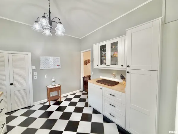 $119,900 | 1416 North Kellogg Street, Galesburg, IL 61401