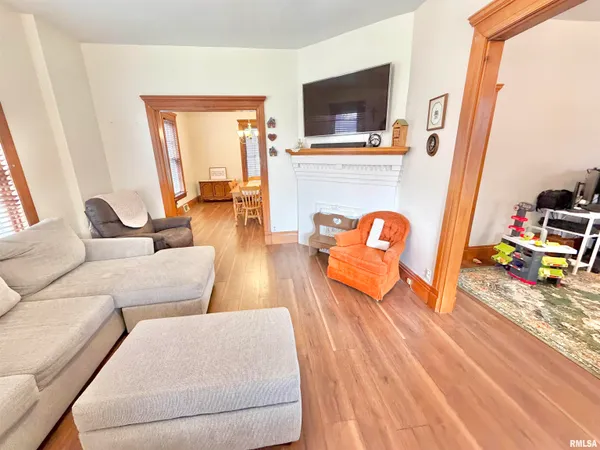 $119,900 | 1416 North Kellogg Street, Galesburg, IL 61401