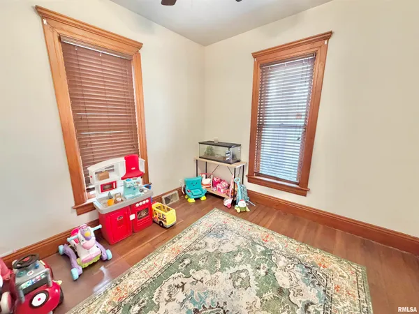 $119,900 | 1416 North Kellogg Street, Galesburg, IL 61401