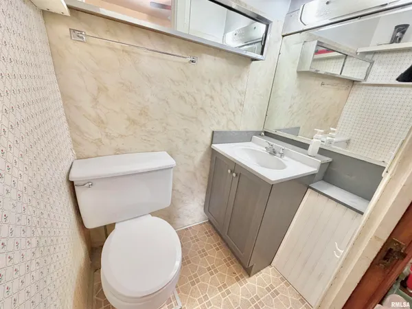 $119,900 | 1416 North Kellogg Street, Galesburg, IL 61401