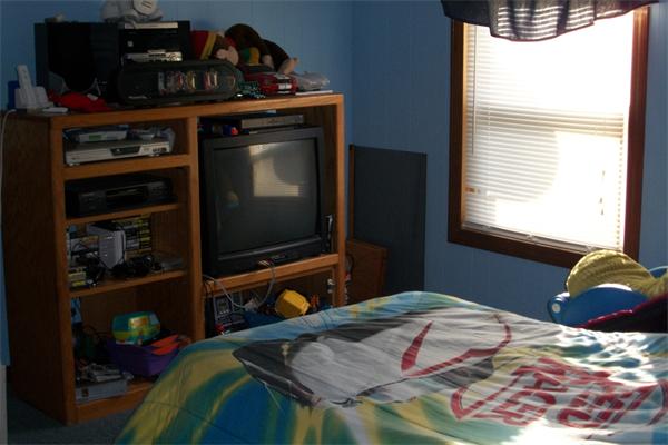 137 Forge Road Westport, MA 02790 - Photo 10 of 20 a bedroom with a bed and a window