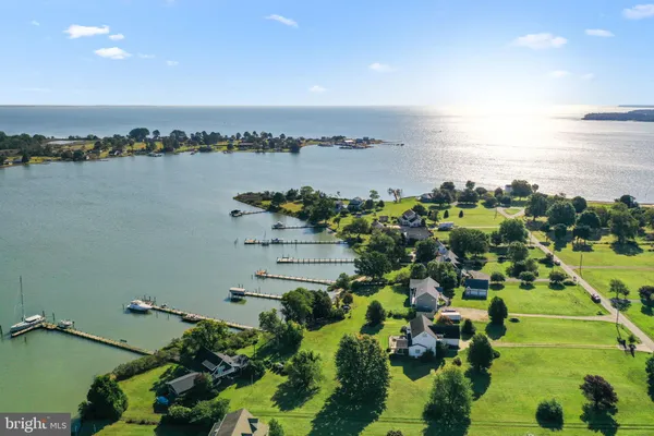 $949,000 | 1469 Cowart Road, Lottsburg, VA 22511