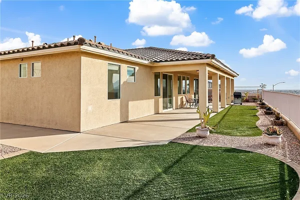 $469,900 | 3505 Cottage Meadow Way, Laughlin, NV 89029