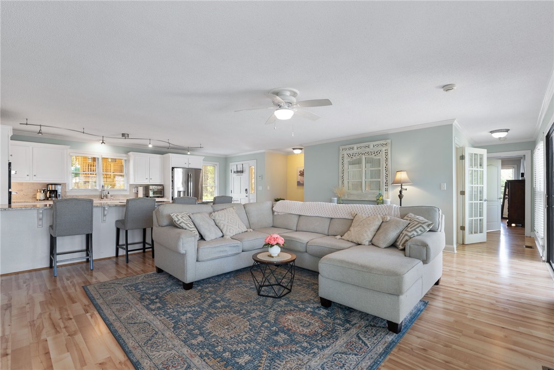 1002 Whitfield Point Road Anderson, SC 29626 - Photo 30 of 49 This inviting space seamlessly combines comfort and culinary convenience.