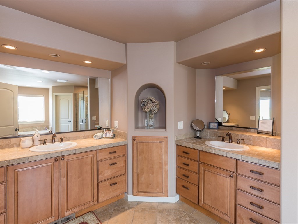 909 East Colbert Road Colbert, WA 99005 - Photo 13 of 20